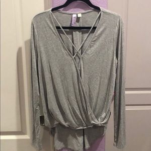 Francesca’s Light Grey plunge neck long sleeve